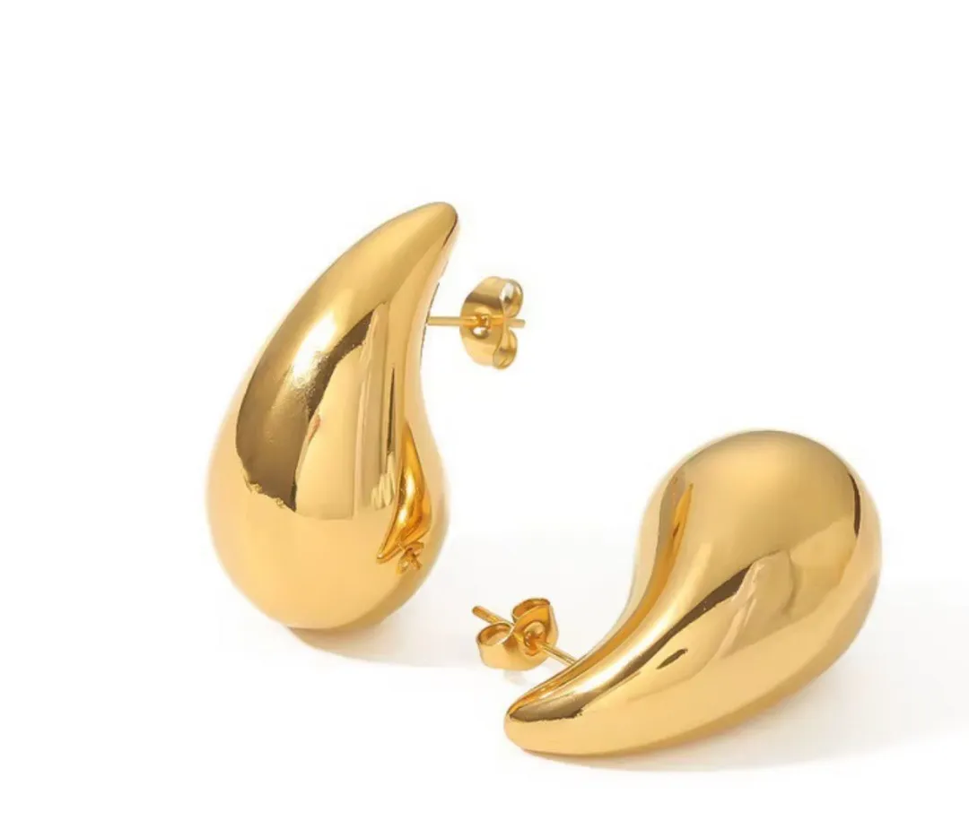 Korean Glossy Gold Teardrop Stud Earrings – Bold Minimal Statement