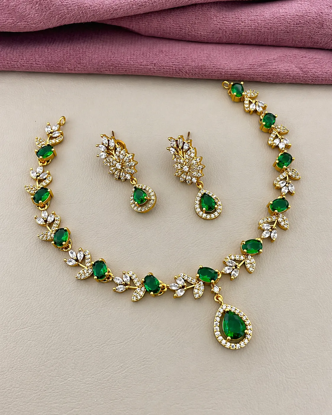 Luxury Emerald-Tone Floral Necklace Set with Zircon Teardrop Pendant
