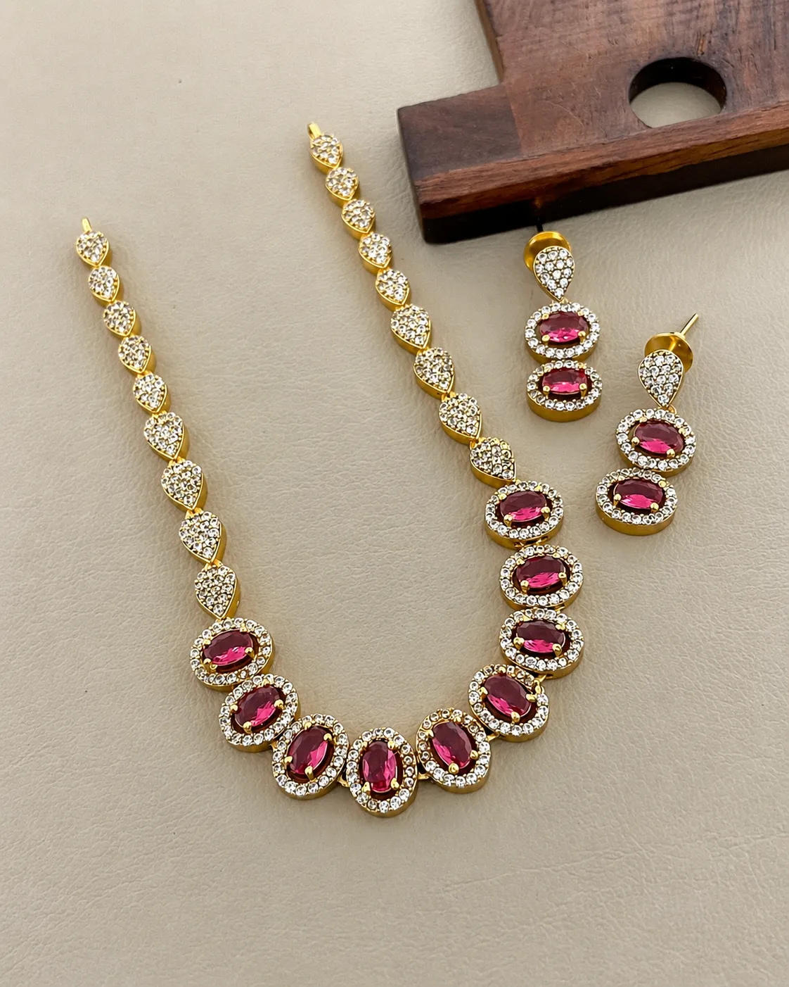 Luxury Ruby-Tone Stone Necklace Set with Sparkling Zircon Finish
