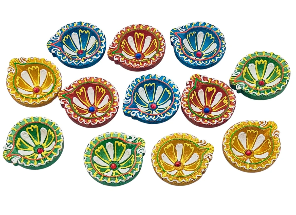 12 pieces of Multicolored Reusable Terracotta Clay Diyas - Design 1